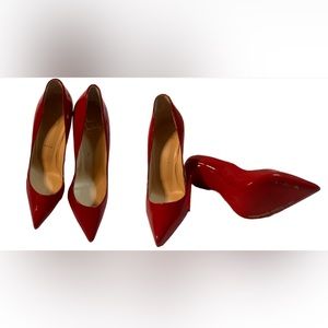 Red bottoms only whore 2 times … just scratches on the bottom